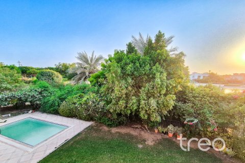 Vila v Jumeirah Islands, Dubai, SAE 4 ložnice, 483.1 m² Č.: 733422 - fotografie 18