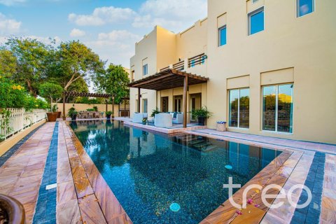 Villa à Meadows, Dubai, EAU: 6 chambres, 815.32 m2 № 733417