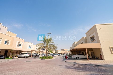 Vilă de vânzare în Al Reef, Abu Dhabi, EAU 5 dormitoare, 273.4 mp.  №651790 - poză 1