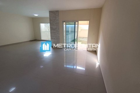 Vilă de vânzare în Al Reef, Abu Dhabi, EAU 5 dormitoare, 273.4 mp.  №651790 - poză 3