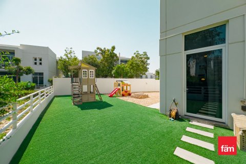 Shtëpi në qytet në Dubai, Emiratet e Bashkuara Arabe 3 dhoma gjumi, 315.7 m2. № 635642 - Foto 15