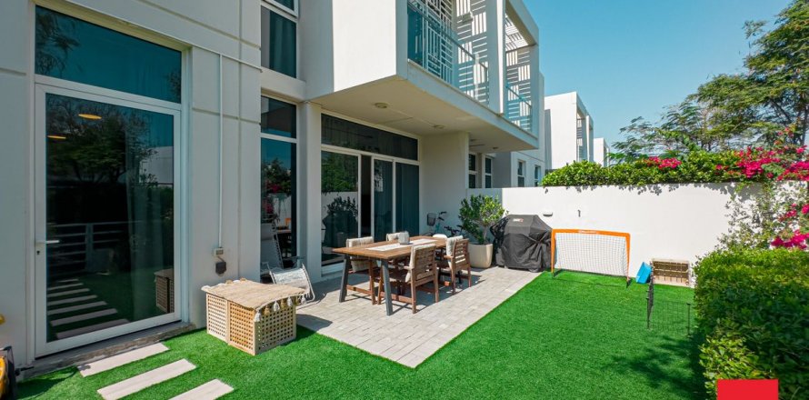 Shtëpi në qytet në Dubai, Emiratet e Bashkuara Arabe 3 dhoma gjumi, 315.7 m2. № 635642