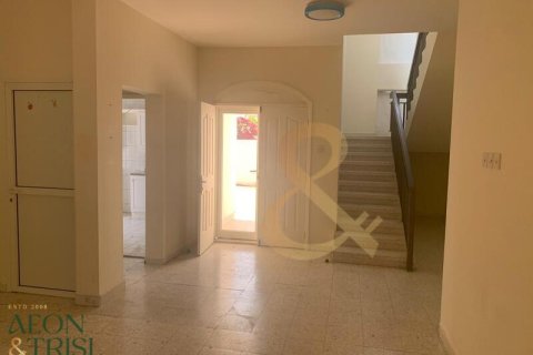 Müüa villa asukohaga Mirdif, Dubai, AÜE: 2 magamistoaga, 697 m² Nr 648419 - pilt 1