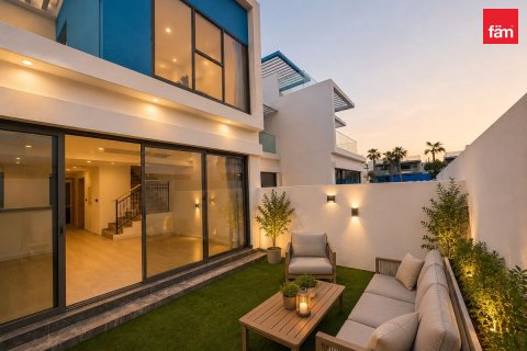 Kaupunkipientalo Dubai, Arabiemiraatit 4 makuuhuonetta, 144 m2 № 754807 - kuva 14