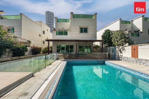Vila u gradu Dubai, UAE 4 spavaće sobe, 501.5 m2 Br. 652230