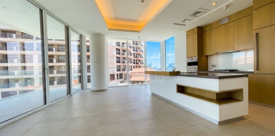 Huoneisto Palm Jumeirah, Dubai, Arabiemiraatit 1 makuuhuone, 96.6 m2 № 725822