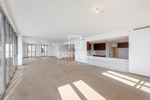 Penthouse para arrendamento em Jumeirah, Dubai, EAU 5 quartos, 822.47 m2 № 756933 - foto 1