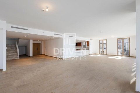 Penthouse para arrendamento em Jumeirah, Dubai, EAU 5 quartos, 822.47 m2 № 756933 - foto 3