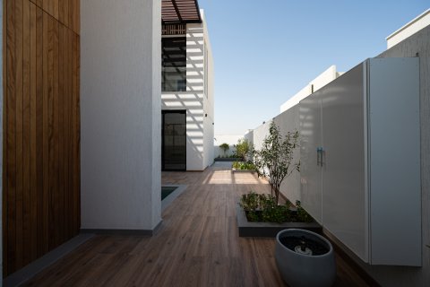 Huvila Al Badie, Sharjah, Arabiemiraatit 4 makuuhuonetta, 458.76 m2 № 748546 - kuva 2