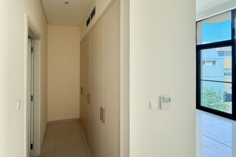 Снять в аренду таунхаус в DAMAC Hills (Akoya by DAMAC), Дубай, ОАЭ 3 спальни, 258.49м2, № 764377 - фото 5