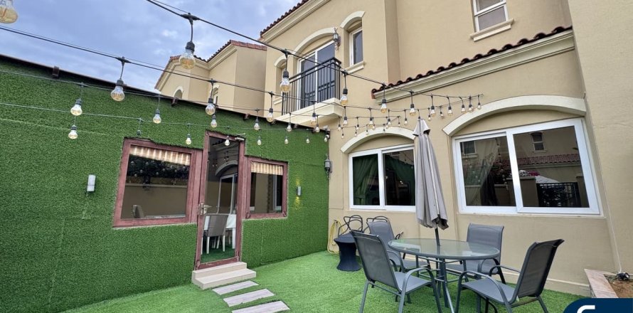 Radový dom v Dubai Land, SAE 3 spálne, 186 m2 č. 697702