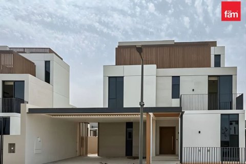 Villa sa Dubai, UAE 5 silid-tulugan, 455.4 sq.m. № 669827 - larawan 1