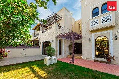 Townhouse in Dubai, UAE 4 bedrooms, 309.4 sq.m. № 685869