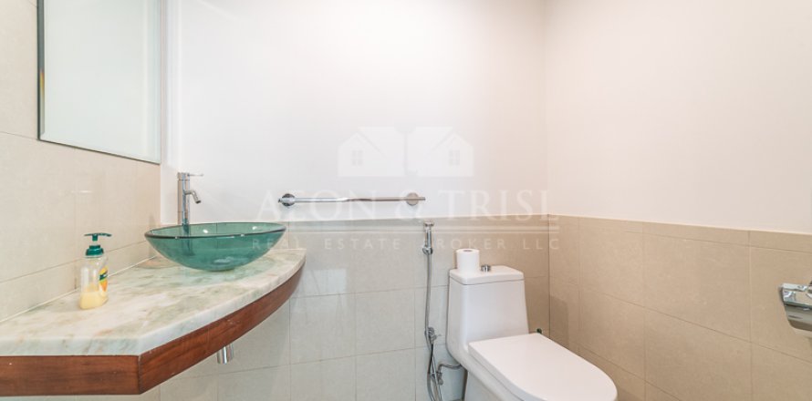 Apartament în World Trade Center, Dubai, EAU 1 dormitor, 135 mp.  №649364