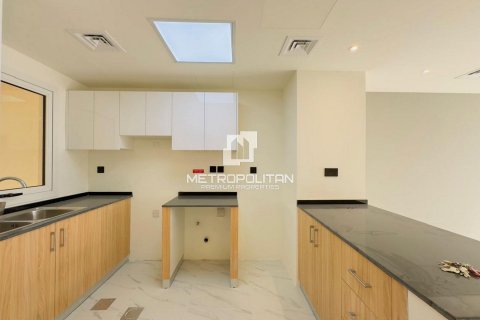 Villa till försäljning i Rukan, Dubai, UAE 2 sovrum, 97 kvm Nr. 663897 - fotografi 3