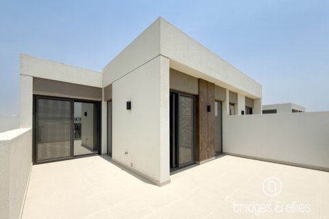 Vilă de închiriat în Dubai, EAU 4 dormitoare, 316.9 mp.  №629729 - poză 12