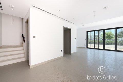 Vilă de închiriat în Dubai, EAU 4 dormitoare, 316.9 mp.  №629729 - poză 3