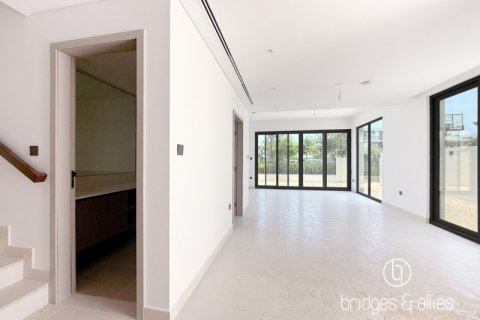 Vilă de închiriat în Dubai, EAU 4 dormitoare, 316.9 mp.  №629729 - poză 18