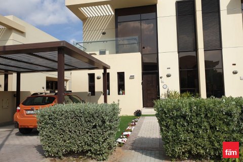 Kaupunkipientalo Dubai, Arabiemiraatit 3 makuuhuonetta, 253 m2 № 718928 - kuva 1