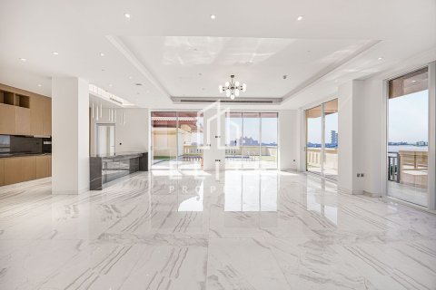 Attico in vendita a Palm Jumeirah, Dubai, EAU 4 camere da letto, 677 mq. № 764524 - foto 7