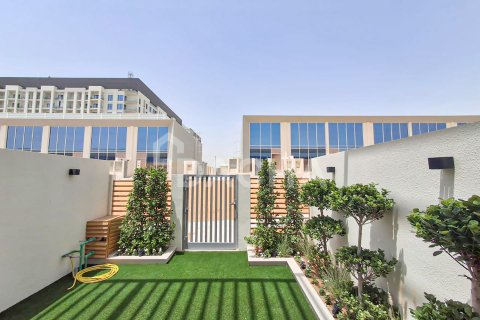 تاون هاوس للبيع في Dubai Land، دبي، الإمارات العربية المتحدة 2 غرفة نوم ، 125 متر مربع ، رقم 714650 - صورة 12