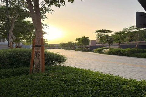 Hartanah komersil di Tilal City, Sharjah, UAE 5 bilik tidur, 602 meter persegi № 666193 - foto 2