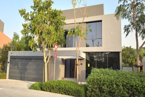 Hartanah komersil di Tilal City, Sharjah, UAE 5 bilik tidur, 602 meter persegi № 666193 - foto 1