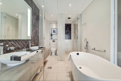 Apartment til salg i Business Bay, Dubai, UAE 3 soveværelser, 162.01 kvm № 749503 - foto 13