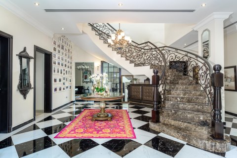 Villa zum Verkauf in The Villa, Dubai, VAE 5 Schlafzimmer, 948.26 m2 Nr. 749499 - Foto 3