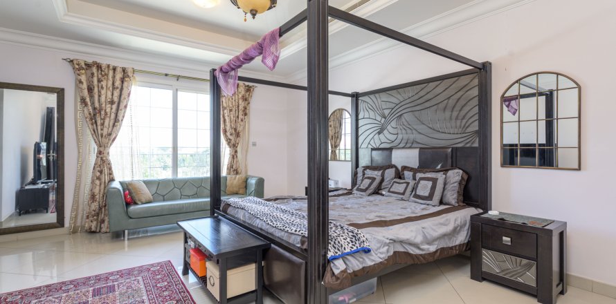 Villa in The Villa, Dubai, VAE: 5 Schlafzimmer, 948.26 m2 Nr. 749499