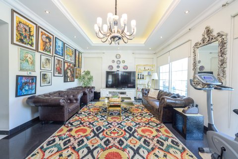 Villa zum Verkauf in The Villa, Dubai, VAE 5 Schlafzimmer, 948.26 m2 Nr. 749499 - Foto 4