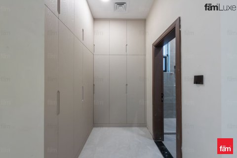 Villa in Al Barsha, Dubai, UAE 5 bedrooms, 884.3 sq.m. № 714013 - photo 16
