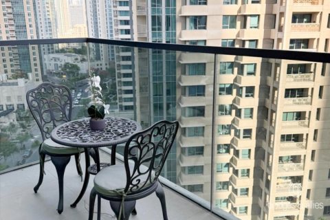 Apartemen di Downtown Dubai (Downtown Burj Dubai), UEA 1 kamar tidur, 66.9 m2 nomor 629707 - foto 2