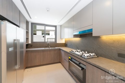 Vilë në Dubai, Emiratet e Bashkuara Arabe 4 dhoma gjumi, 316 m2. № 629703 - Foto 4