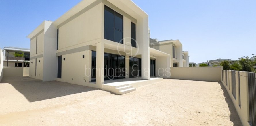 Vilë në Dubai, Emiratet e Bashkuara Arabe 5 dhoma gjumi, 415.9 m2. № 629706