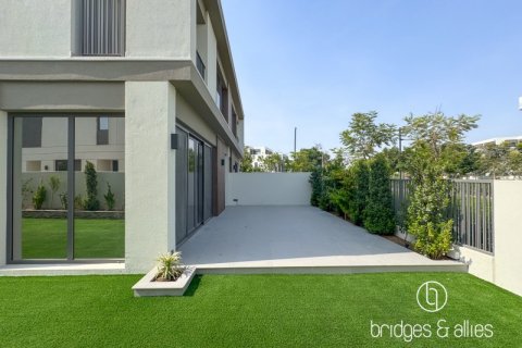 Vilă de închiriat în Dubai, EAU 4 dormitoare, 316.9 mp.  №629705 - poză 4