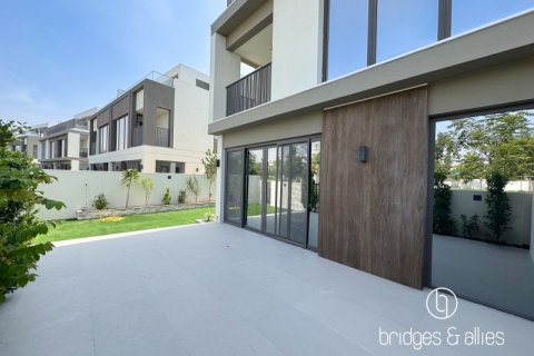 Vilă de închiriat în Dubai, EAU 4 dormitoare, 316.9 mp.  №629705 - poză 9