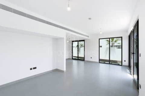 Vilă de închiriat în Dubai, EAU 4 dormitoare, 316.9 mp.  №629705 - poză 2