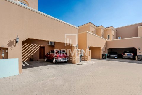 Вилла в Dubai Land, Дубай, ОАЭ 2 спальни, 158м2 № 684219