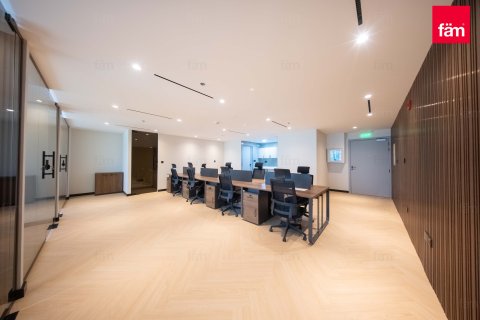 Kontor asukohaga Dubai, AÜE: 93.4 m² Nr 711421