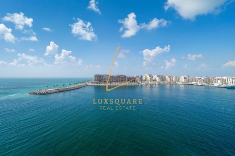 Apartment i Jumeirah, Dubai, UAE 2 soveværelser, 129 kvm № 712270