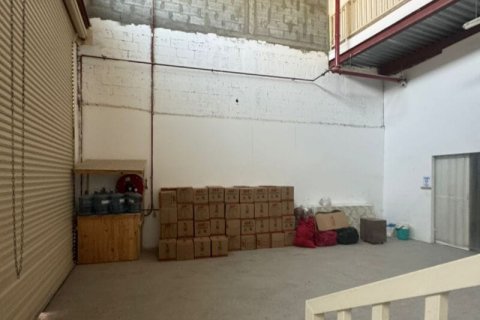 Entrepôt à louer à Dubai Investment Park, Dubai, EAU 648 m2 № 712265 - photo 9