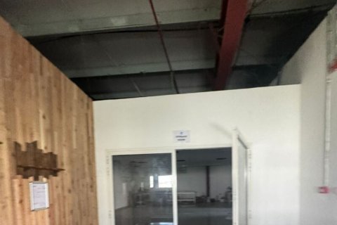 Entrepôt à louer à Dubai Investment Park, Dubai, EAU 648 m2 № 712265 - photo 2