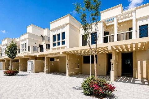 Damac Lagoons, Dubai, BAE’de kiralık sıra ev 5 yatak odası, 313.73 m&sup2; No 754403 - fotoğraf 1