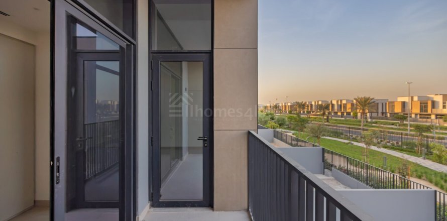 Ridamaja asukohaga Mudon, Dubai, AÜE: 3 magamistoaga, 186 m² Nr 740644