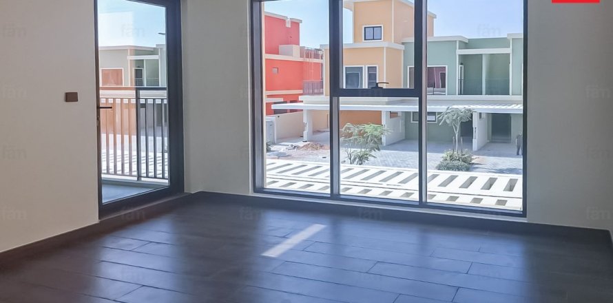 Városi lakóépület itt: Dubai, EAE, 4 hálószoba, 144 m², azonosító: 721008