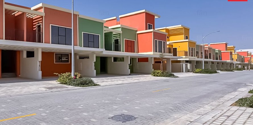 Városi lakóépület itt: Dubai, EAE, 4 hálószoba, 144 m², azonosító: 721008