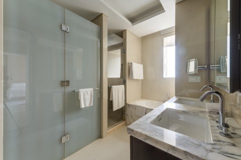 Apartament në Downtown Dubai (Downtown Burj Dubai), Emiratet e Bashkuara Arabe 3 dhoma gjumi, 172 m2. № 703212 - Foto 16