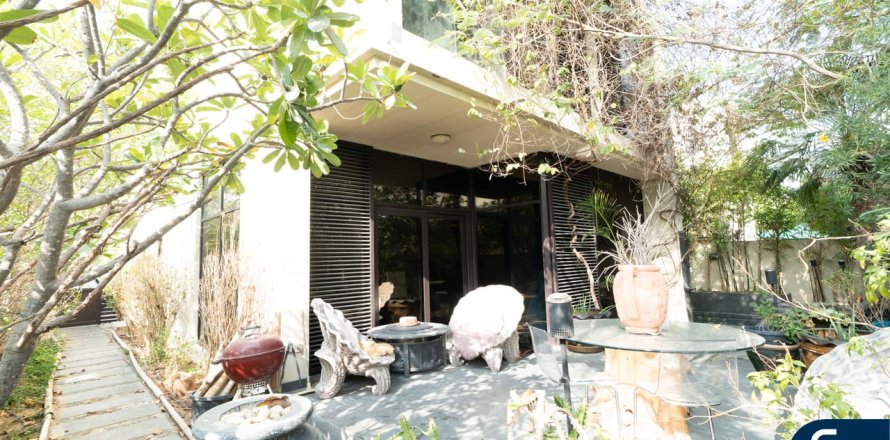 Villa asukohaga DAMAC Hills (Akoya by DAMAC), Dubai, AÜE: 6 magamistoaga, 363 m² Nr 688508