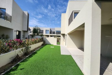 Vilë në Dubai South (Dubai World Central), Dubai, Emiratet e Bashkuara Arabe 4 dhoma gjumi, 287 m2. № 677495